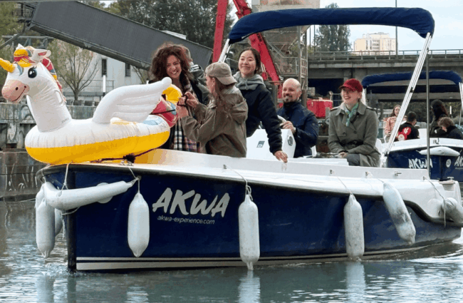 CSE Paris Offer | Electric Boat Tour with AKWA - CSE Paris Electric Boat Offer